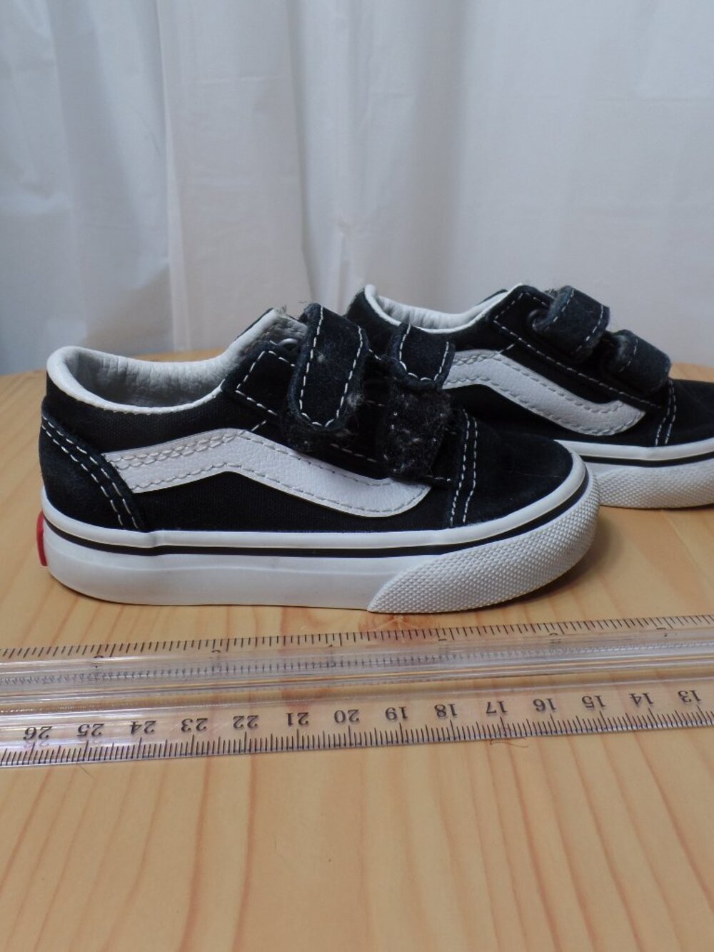 Vans Skool V Toddler Size 5 Black & White Hook & Loop